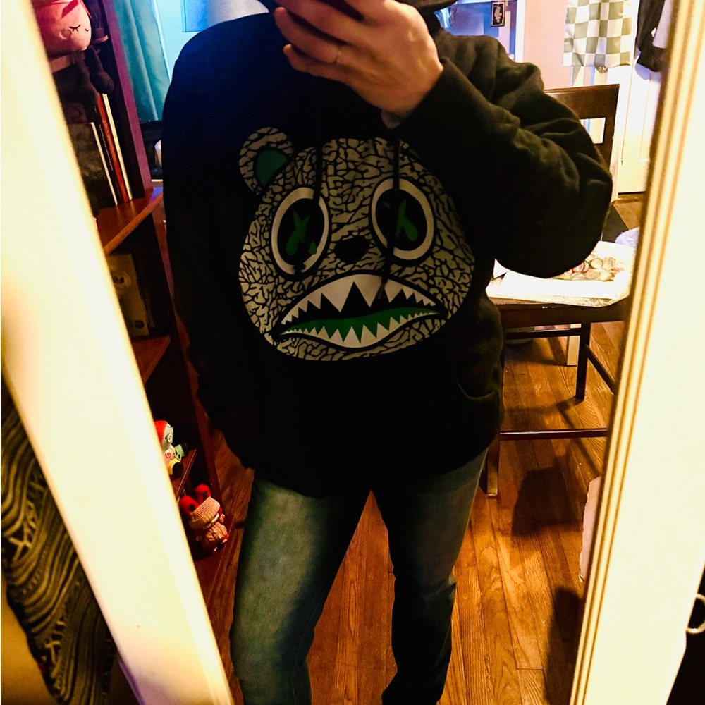 Black Hoodie with Graphic Bear Design Men’s Medium